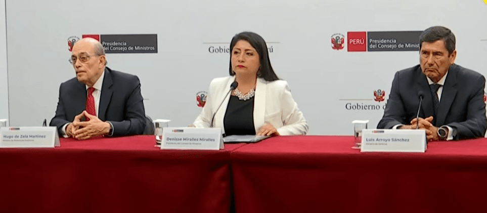 Denisse Miralles en conferencia